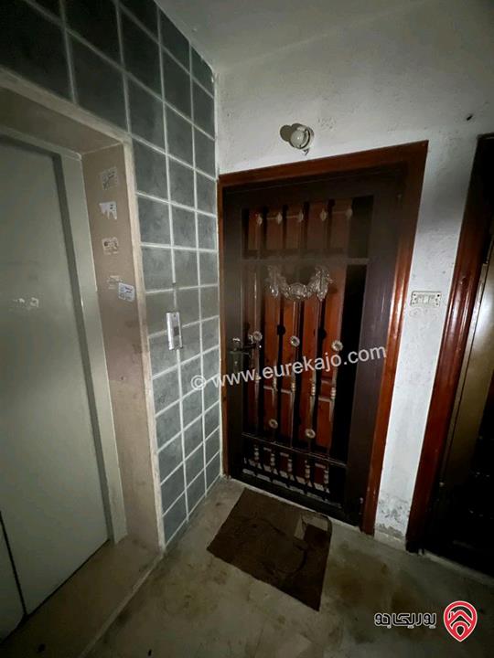 شقة طابق ثالث مساحة 85م للبيع في اربد