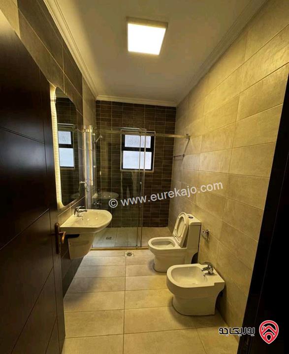 شقة فارغة طابق اول مساحة 200م للإيجار في عمان - البنيات