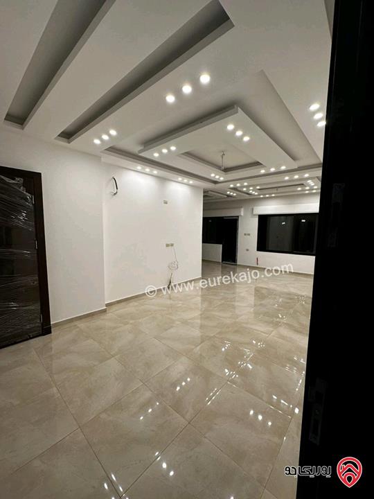 شقة طابق ثالث مساحة 150م مع روف 50م و تراس 50م للايجار في عمان - البيادر