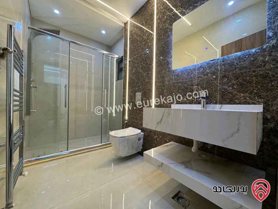 شقة طابق ثالث دوبلكس مساحة 320م معفية من الرسوم للبيع في عمان - طريق المطار الحويطي 