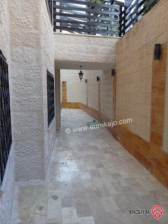 شقة دوبلكس أرضية شبه مستقلة مساحة 375م داخلي و 300م خارجي للبيع في عمان - خلدا