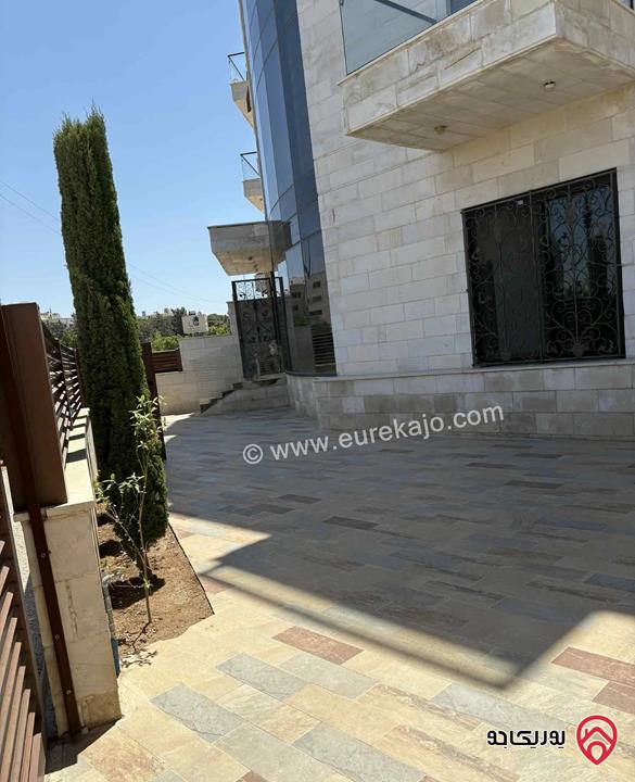 شقة أرضية مساحة 150م داخلي و 150م خارجي للبيع في عمان - حي الصحابة