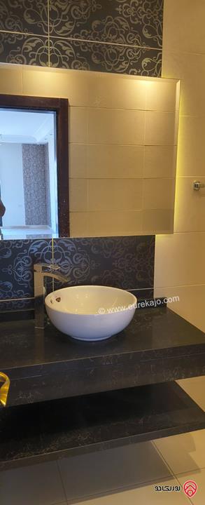 شقة مساحة 218م طابق ثاني للبيع في عمان - خلدا 