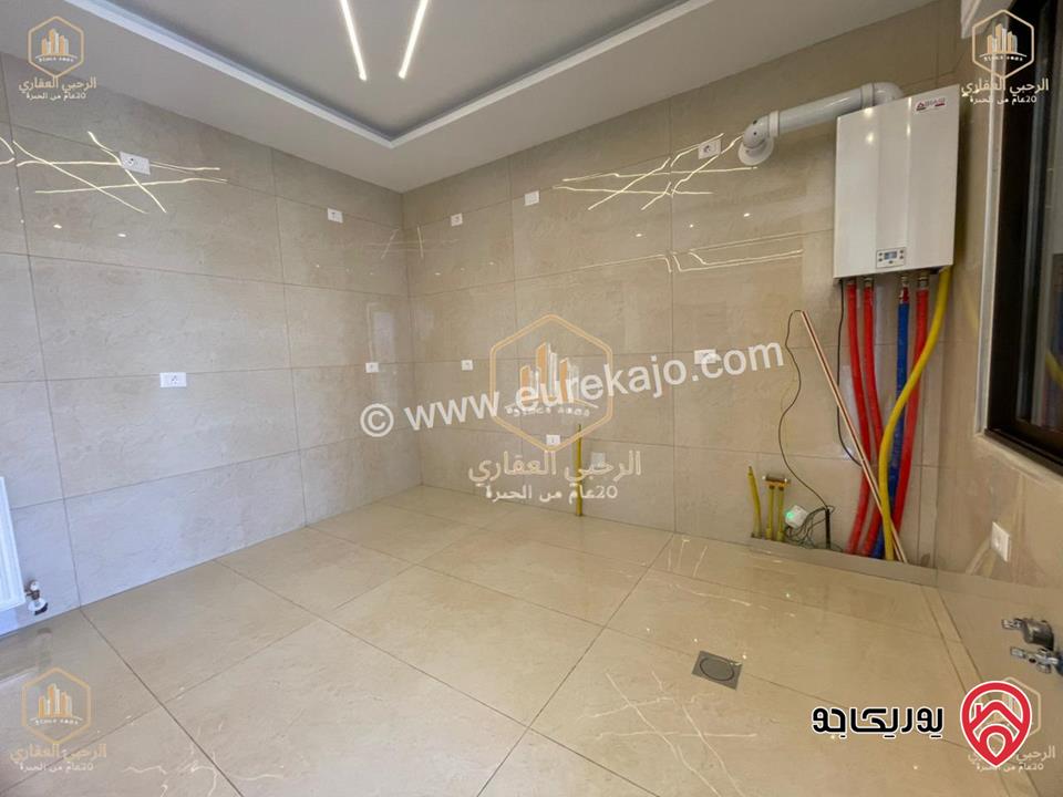 شقة سوبرديلوكس جديد لم يسكن طابق ثالث مع رووف مساحة 280م للايجار في عمان - الشميساني