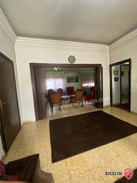 شقة طابق ارضي مساحة 180م للبيع في عمان - جبل عمان شارع الرينبو 