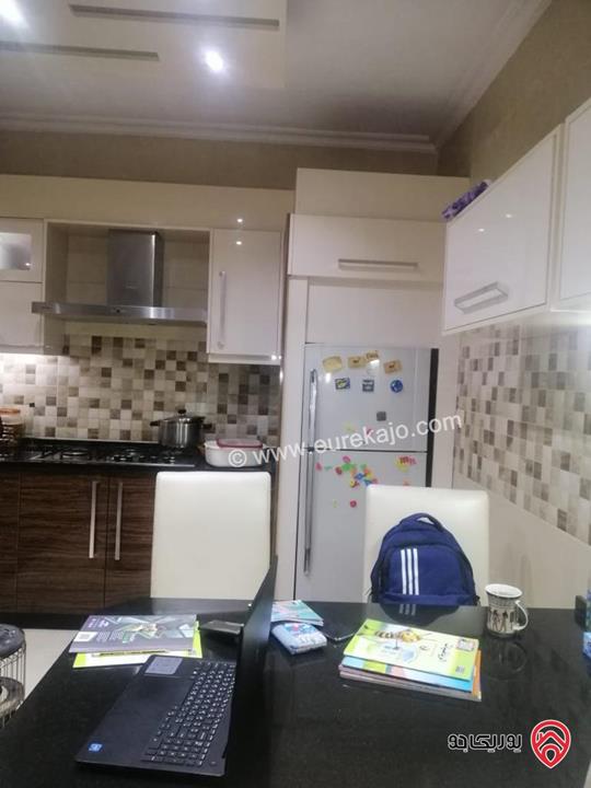 شقة غير مفروشة مساحة 112م طابق أول للبيع في الفحيص