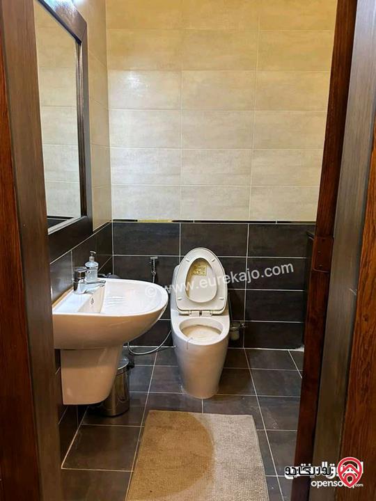 شقة مفروشة طابق ثالث مع روف مساحة 290م للايجار في عمان - طريق المطار