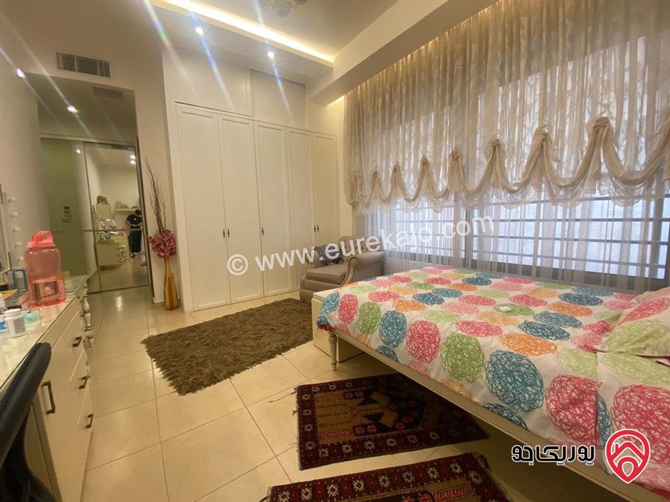 شقة فاخرة طابق ثالث مساحة 311م للبيع في عمان - دير غبار