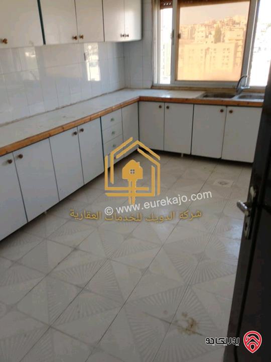 شقة فارغة طابق اول مساحة 110م للإيجار في عمان - تلاع العلي 