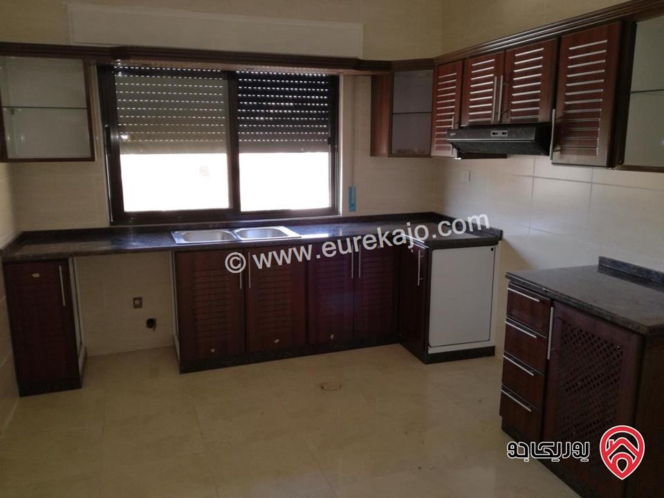 شقة طابق ثاني مساحة 120م للبيع في عمان - الزهور خلف شارع الاذاعة والتلفزيون 