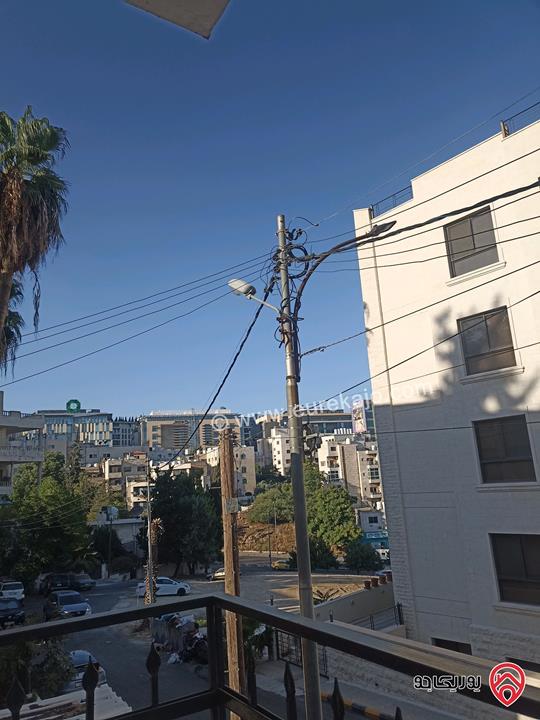 شقة مساحة 150م طابق ثاني للايجار مفروشة في عمان - الشميساني مطلة على البوليفارد