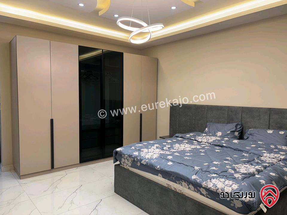 شقة كبيرة مساحة 200م داخلي مع ترس 120م للايجار مفروشة في عمان - الجبيهة حي المنصور