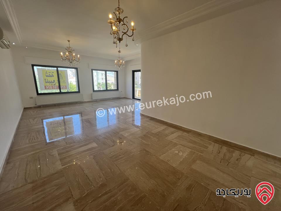 شقة فاخرة مساحة 190م طابق أول للبيع في عمان - ام السماق