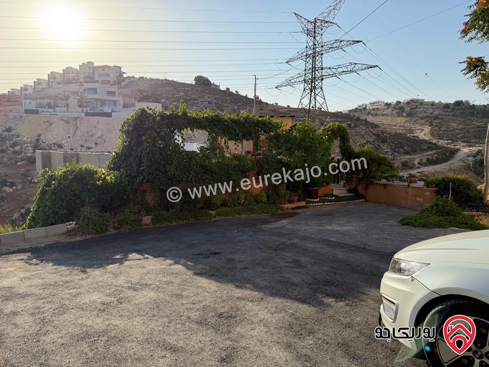 قطعة أرض مساحة 783م عليها بيت مستقل مكون من 3 طوابق للبيع في عمان - بدر الجديدة