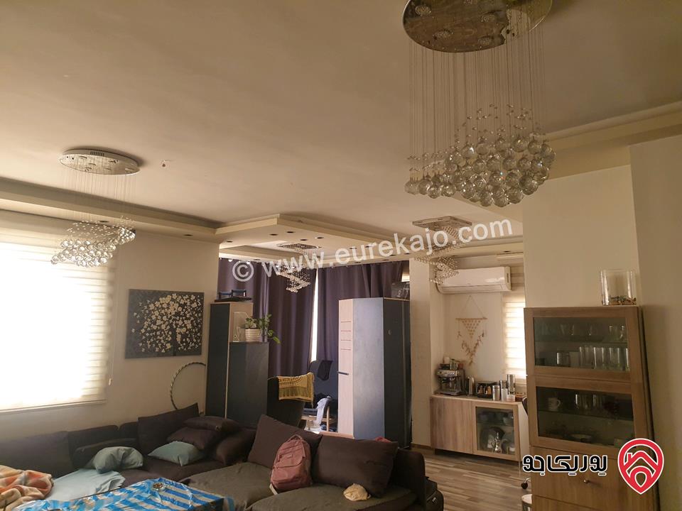 منزل مساحة 250م على أرض 1100م للبيع في الزرقاء الجديدة - شارع الفلاتر 