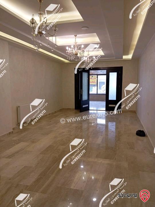 شقة فارغة أرضية مساحة 180م للايجار في عمان - خلدا