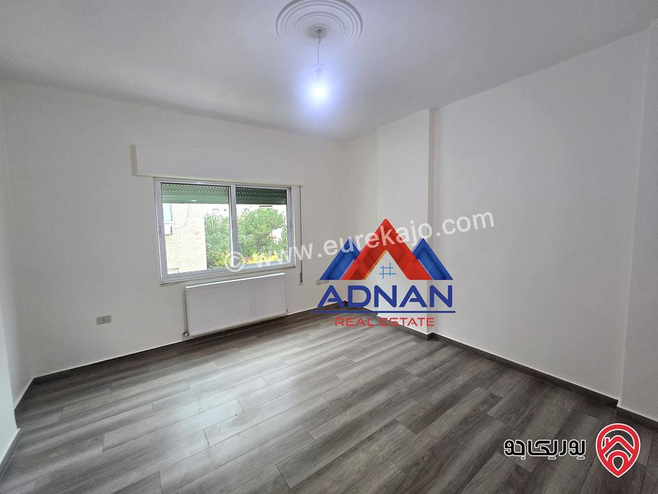 شقة فارغة مساحة 180م طابق ثاني للإيجار مجددة بالكامل في عمان - الرابية