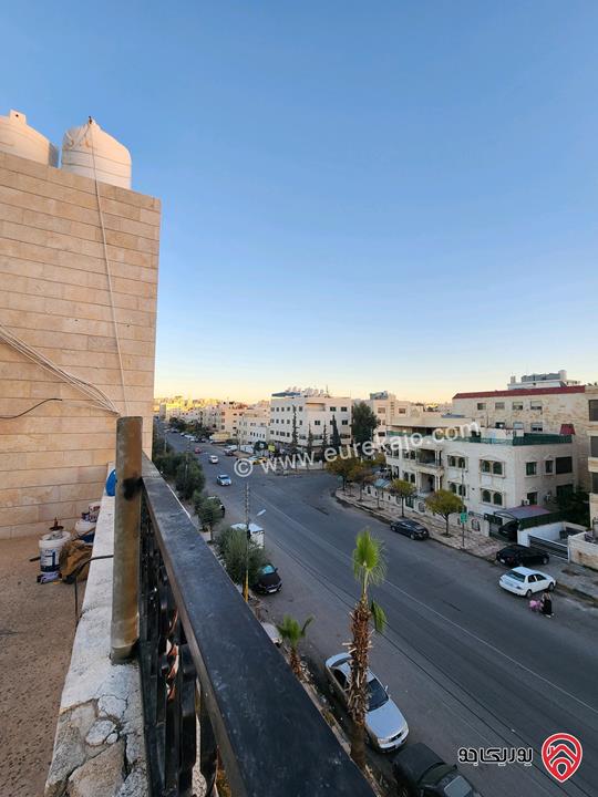 شقة طابق ثالث مساحة 130م داخلي و ترس 60م للبيع في عمان - ضاحية الحاج حسن 