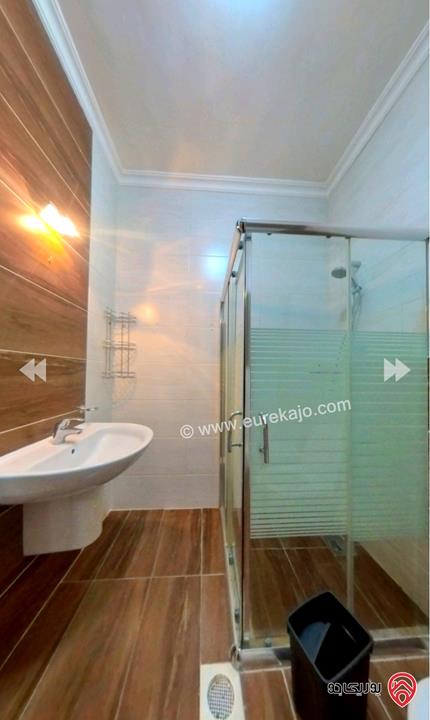 شقة طابق أول مساحة 194م للبيع في عمان - ام أذينة قرب شارع مكة 