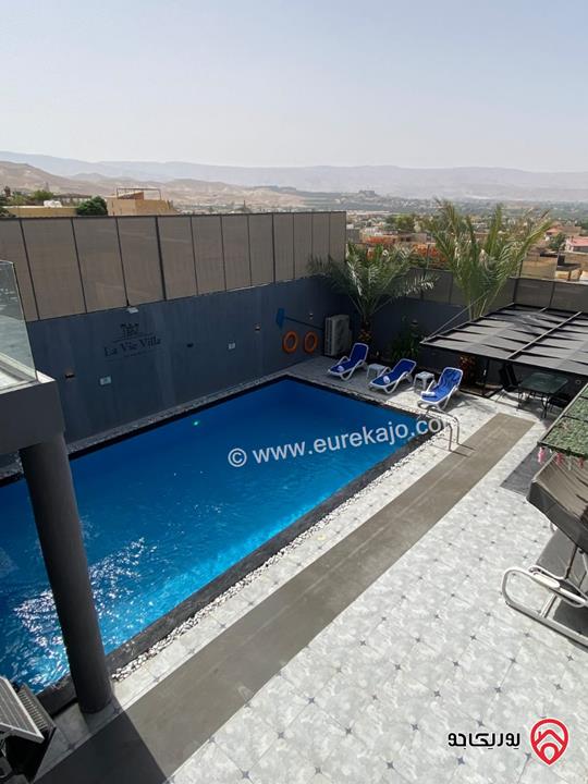 شاليه مفروش و مميز مساحة الأرض 288م والبناء 190م للبيع في البحر الميت