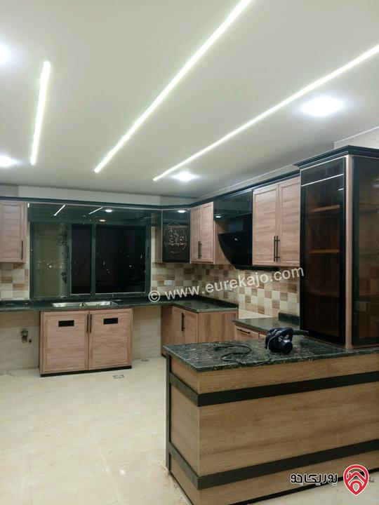 شقة طابق ثالث مساحة 188م للايجار في عمان - طبربور 