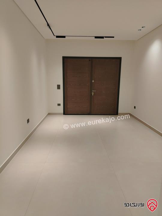 شقة أرضية مساحة 155م وترس 60م للبيع في عمان - دير غبار 