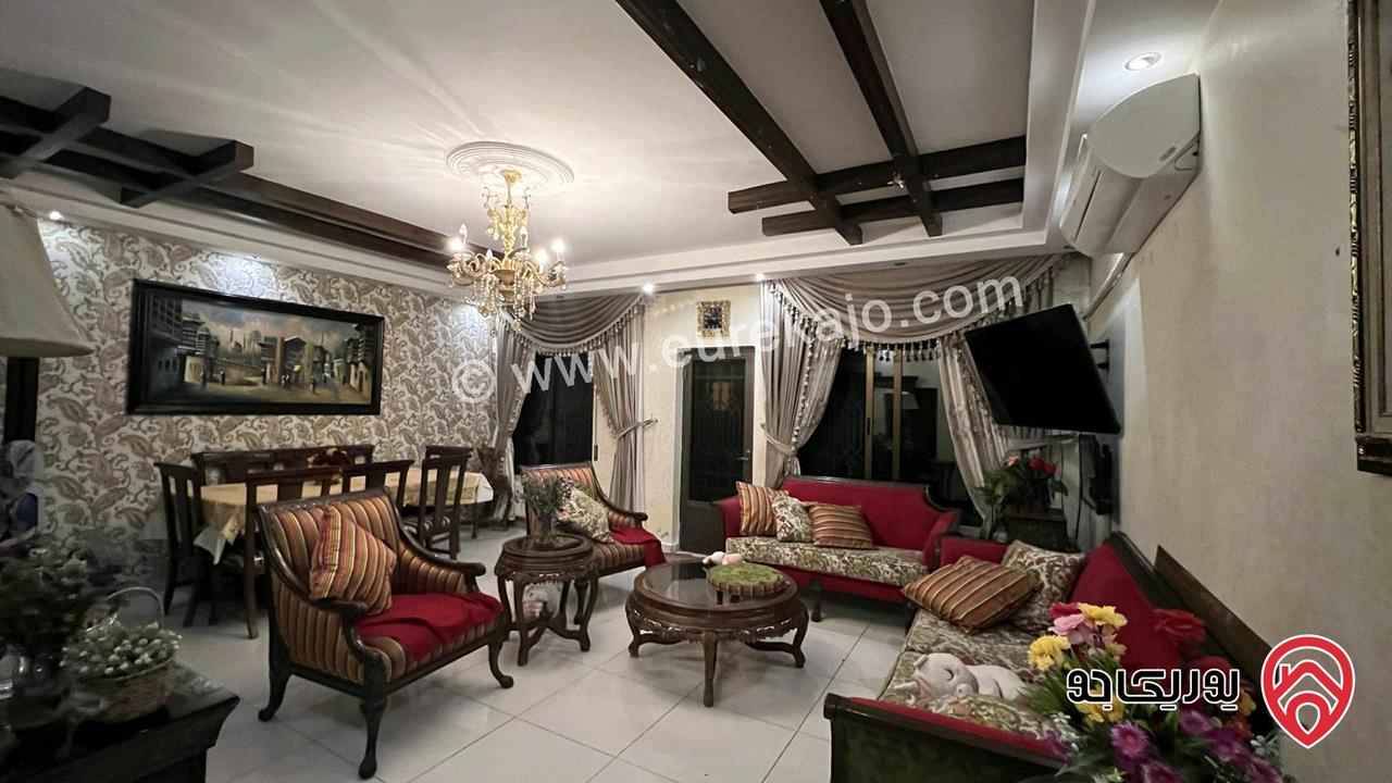 شقة ارضيه فاخرة للبيع في عمان - جبيهة مساحة 200م + 90م