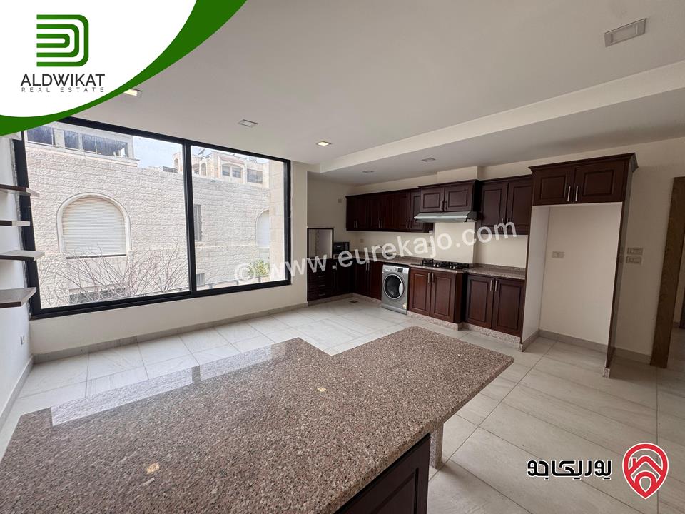 شقة للبيع او للايجار في عمان - عبدون طابق اول مساحة البناء 230م موقع هاديء ومميز