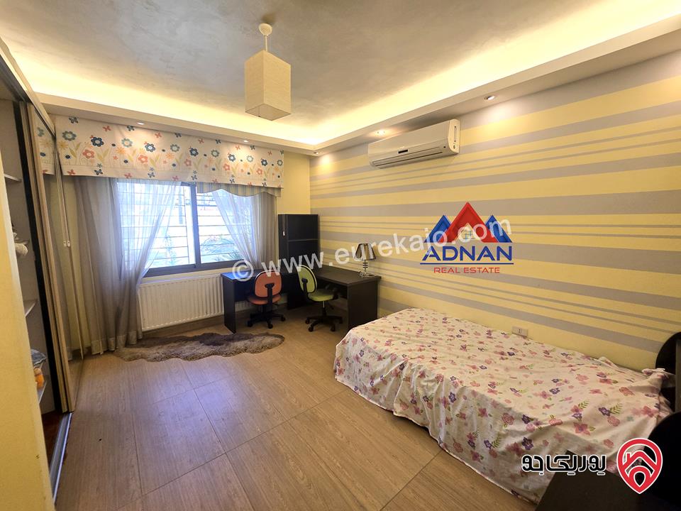 شقة أرضية مفروشة فخمة مساحة 230م مع حديقة 350م و كراج و مدخل خاص للإيجار في عمان - الرابية