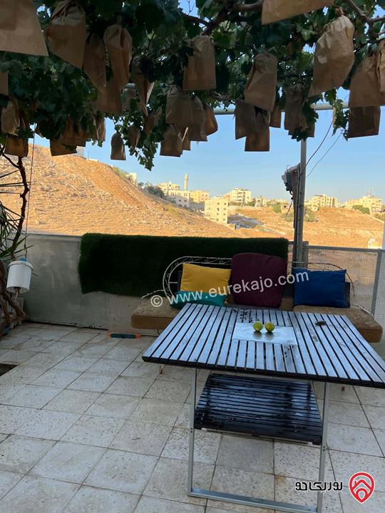 منزل مساحة 350م على أرض 500م للبيع في عمان - طبربور ابو عليا