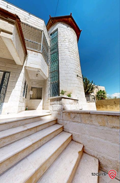 بيت مستقل مساحة 535م على أرض 340م للبيع في اربد قرب قصر العدل 