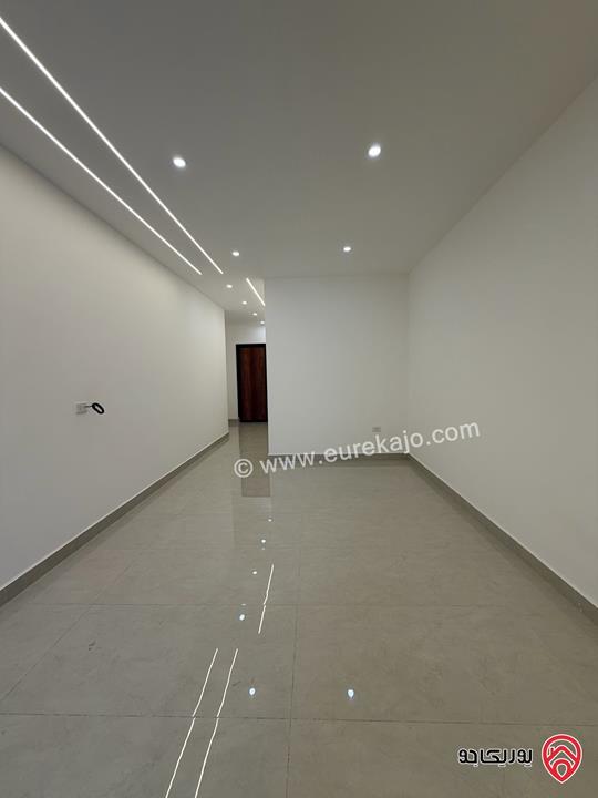 شقة طابق أول مساحة 90 متر داخلي وترس 60 متر للبيع في عمان - ضاحية الياسمين