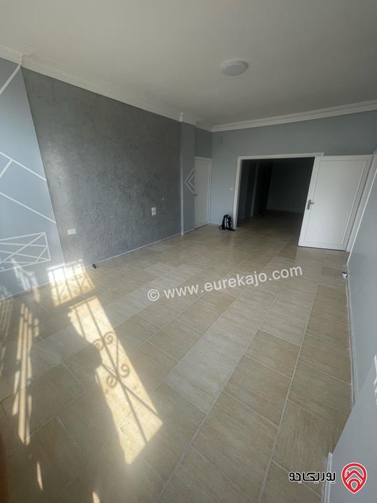 شقة طابق ثاني فني مساحة 143م للبيع المستعجل في اربد 