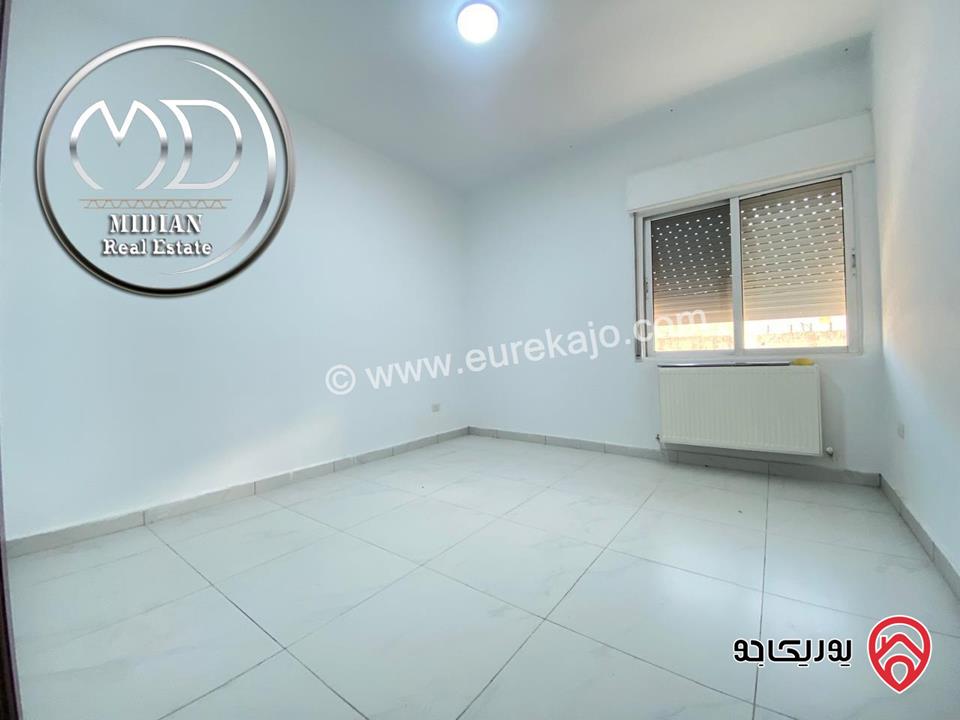 شقة فارغة للايجار في عمان - خلدا طابق اول مساحة 140م تشطيبات و ديكورات فاخرة تصلح للعرسان بسعر مميز جداً