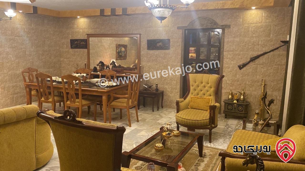 فيلا ثلاث طوابق مساحة البناء 360م ومساحة الأرض 250م للبيع في عمان - ابو نصير