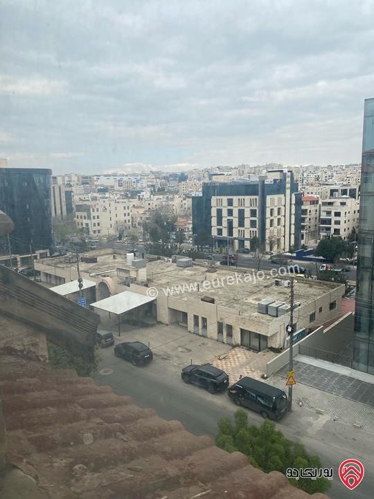 شقة طابق ثالث مساحة 204م مع روف 120م للبيع في عمان - ضاحية الأمير راشد 
