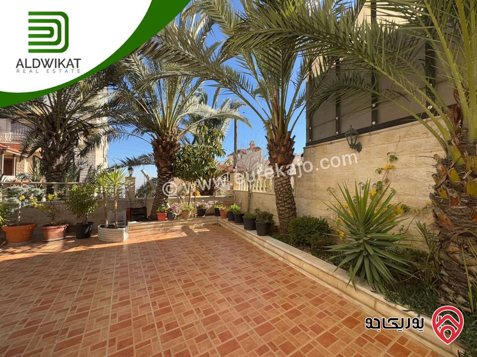 فيلا مساحة الارض 760م ومساحة البناء 800م ومساحة الحديقة 400م للبيع في عمان - الجبيهة/ خلف الجامعة الاردنية