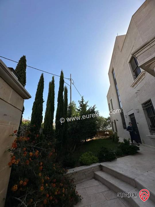 بيت مستقل مساحة 460م على ارض 606م  للبيع في الزرقاء - رجم الشوف 