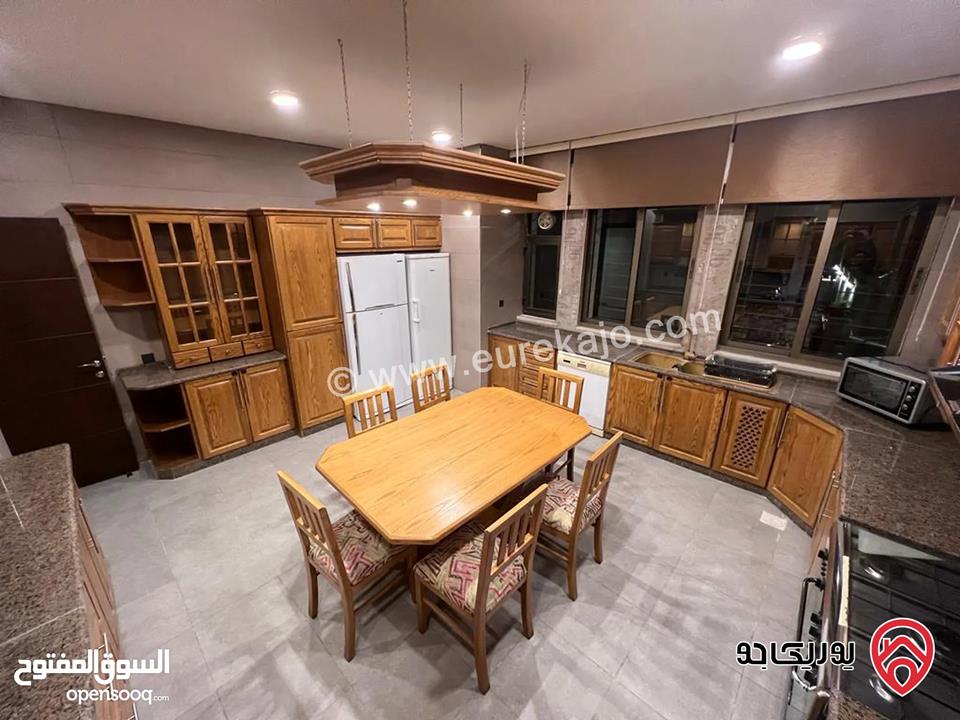 شقة فاخرة مفروشة مساحة 240م للايجار في عمان - عبدون 