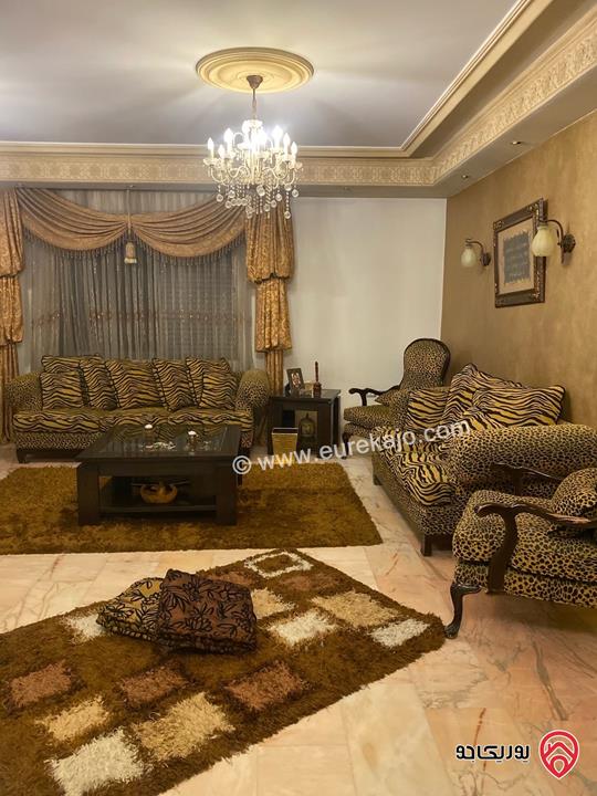 شقة طابق ثالث مساحة 200م للبيع في عمان - طبربور منطقة حي الخزنة
