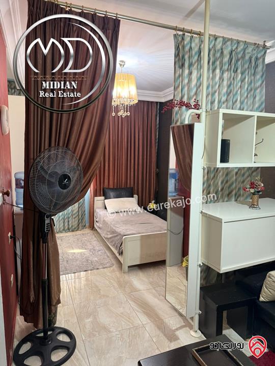 شقق مفروشة للايجار في عمان - ام اذينة تشطيبات و فرش سوبر ديلوكس اطلالة جميلة بسعر مميز