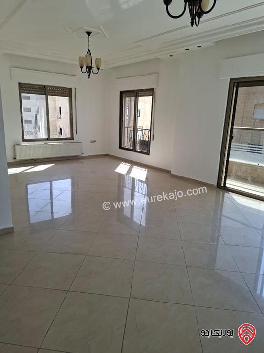 شقة طابق ثالث مساحة 140م للايجار في عمان - ام اذينة