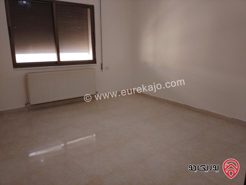 شقة مساحة 194م طابق ثاني للبيع في عمان - الجبيهة