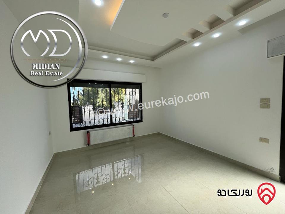 شقة أرضية دوبلكس جديدة للبيع في عمان - خلدا مساحة 325م مع ترس و حديقة 180م تشطيبات وديكورات فاخرة بسعر مميز