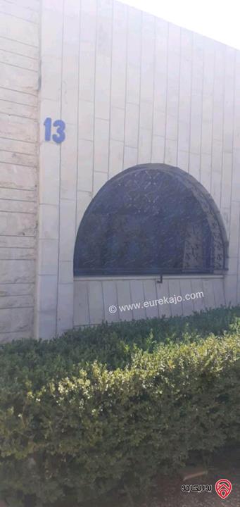 بيت سكن أ مساحة 770م على أرض 1057م للبيع بسعر الأرض في عمان - مرج الحمام الشرقي