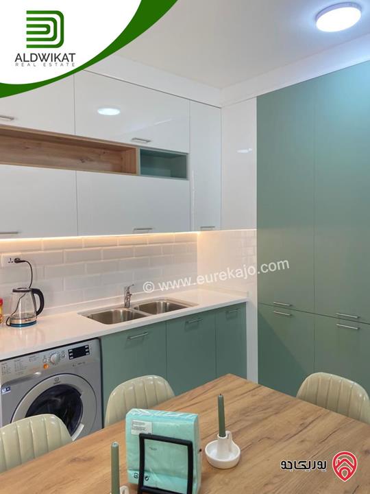  شبه فيلا متلاصقة مفروشة للبيع في عمان - ام السماق مساحة الارض 150م ومساحة البناء 180م بسعر مغري 