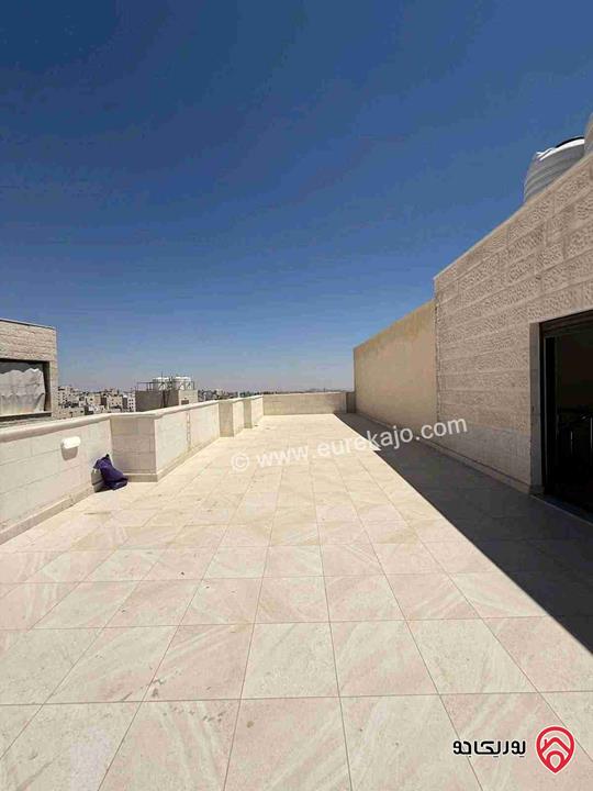 شقة فخمة طابق ثالث مع روف مساحة 170م للبيع في عمان - الجبيهة