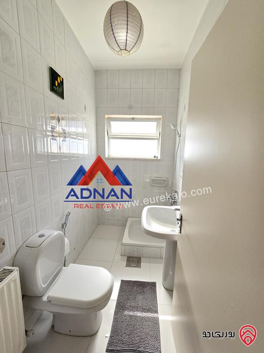 رووف طابقي فخم مساحة 220م داخلي و 200م خارجي للايجار المفروش السنوي في عمان - عبدون