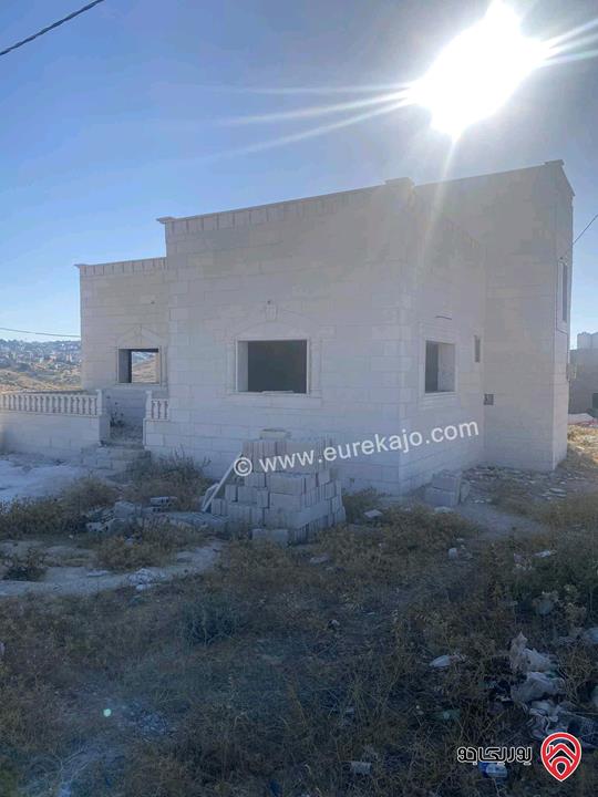 بيت مساحة 185م مع قطعة ارض مساحة 1 دونم للبيع في اربد - جحفية