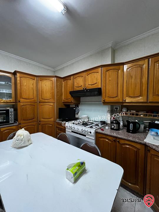  شقة مميزة طابق أول مساحة 189م للبيع في عمان - أم السماق